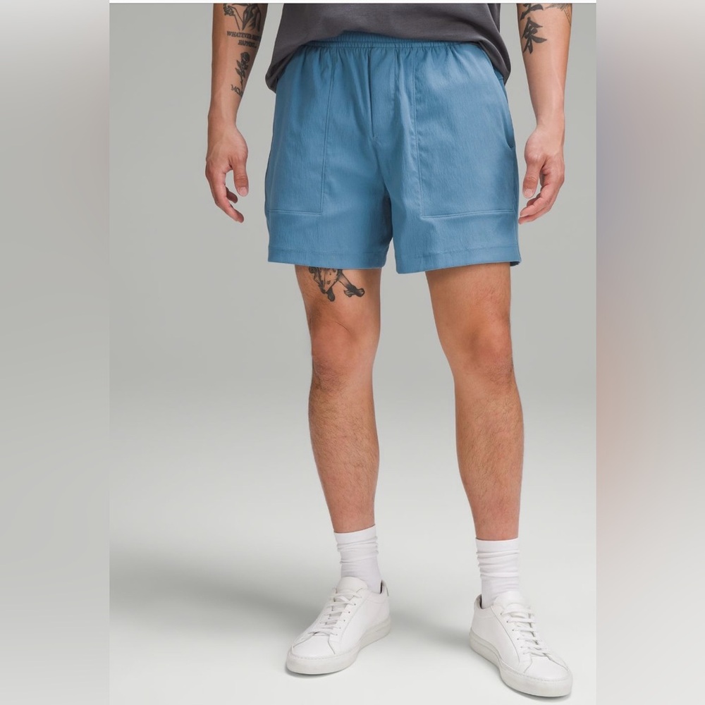 New Lululemon Men’s Bowline Short 8” Size Small Blue
